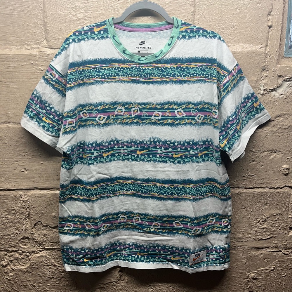 Nike Sportswear Swoosh Collar Tee